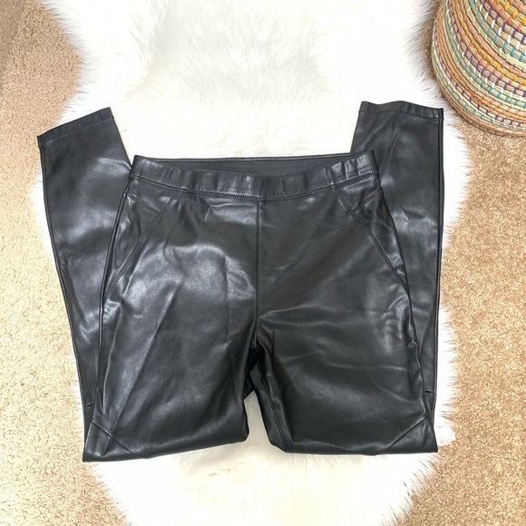 Moto Black Vegan Leather Leggings
Free People - Picture 4 of 12